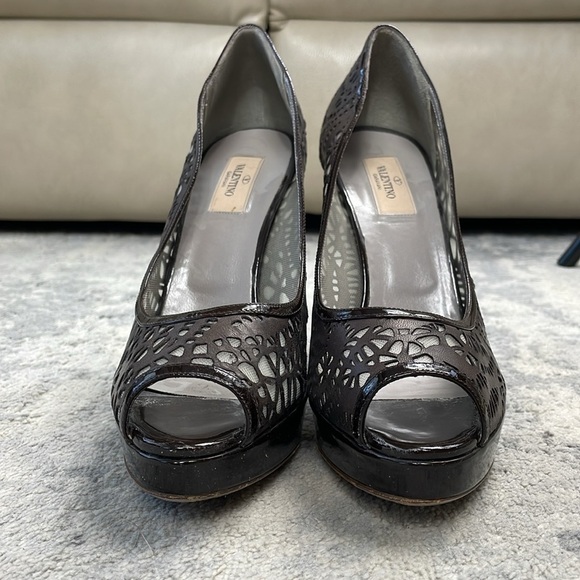Valentino Garavani Laser Cut Leather Platform Peep Toe Heel Pumps Brown 40 - Picture 7 of 15
